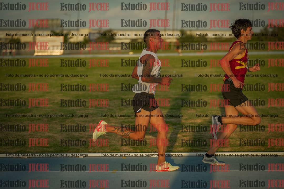 Fotos de los 3000 m llanos de varones