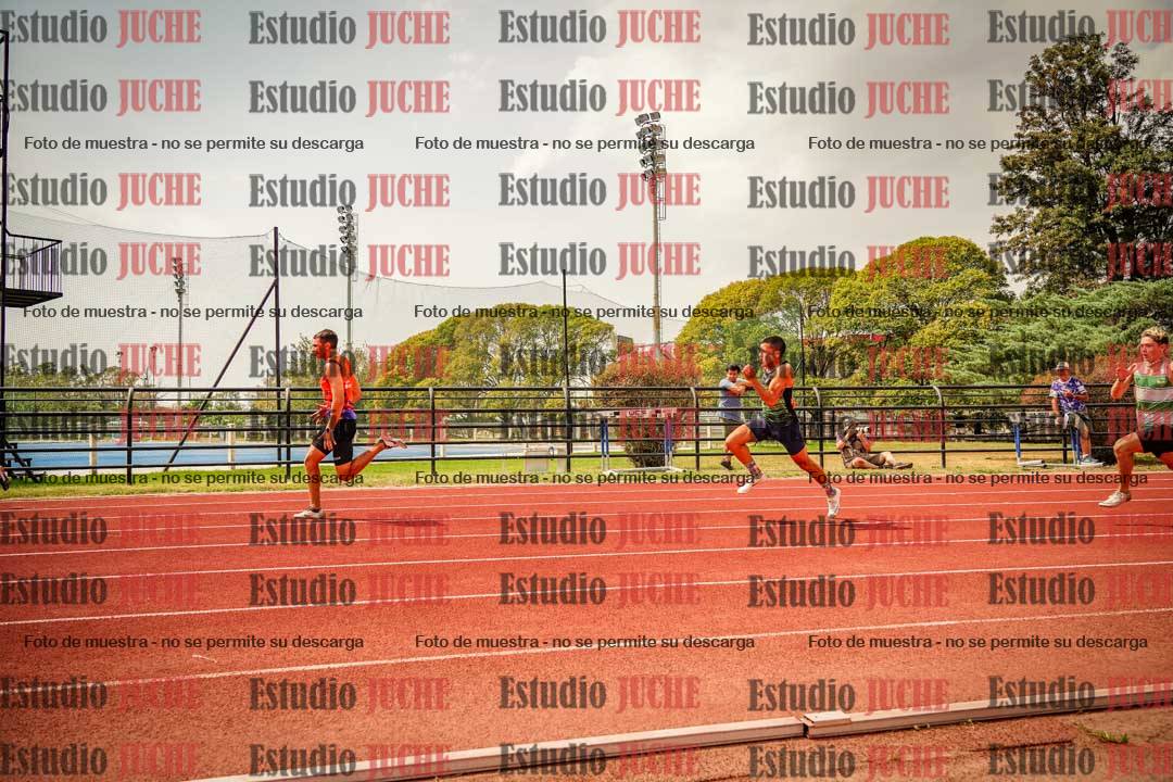 Fotos de los 200 m llanos de varones