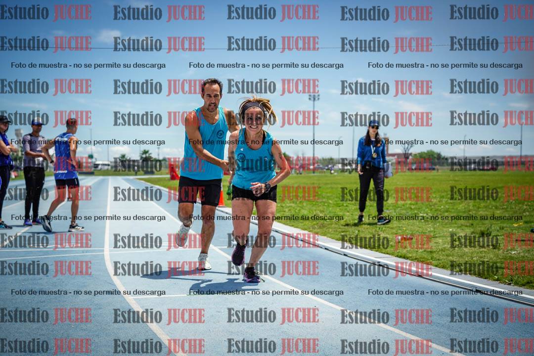 Fotos durante el transcurso de los relevos 20' para running teams - serie 2
