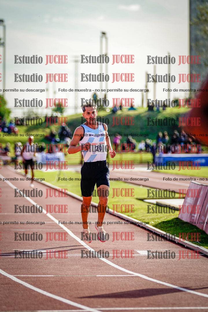 Fotos de los 3000 m con obstáculos de varones