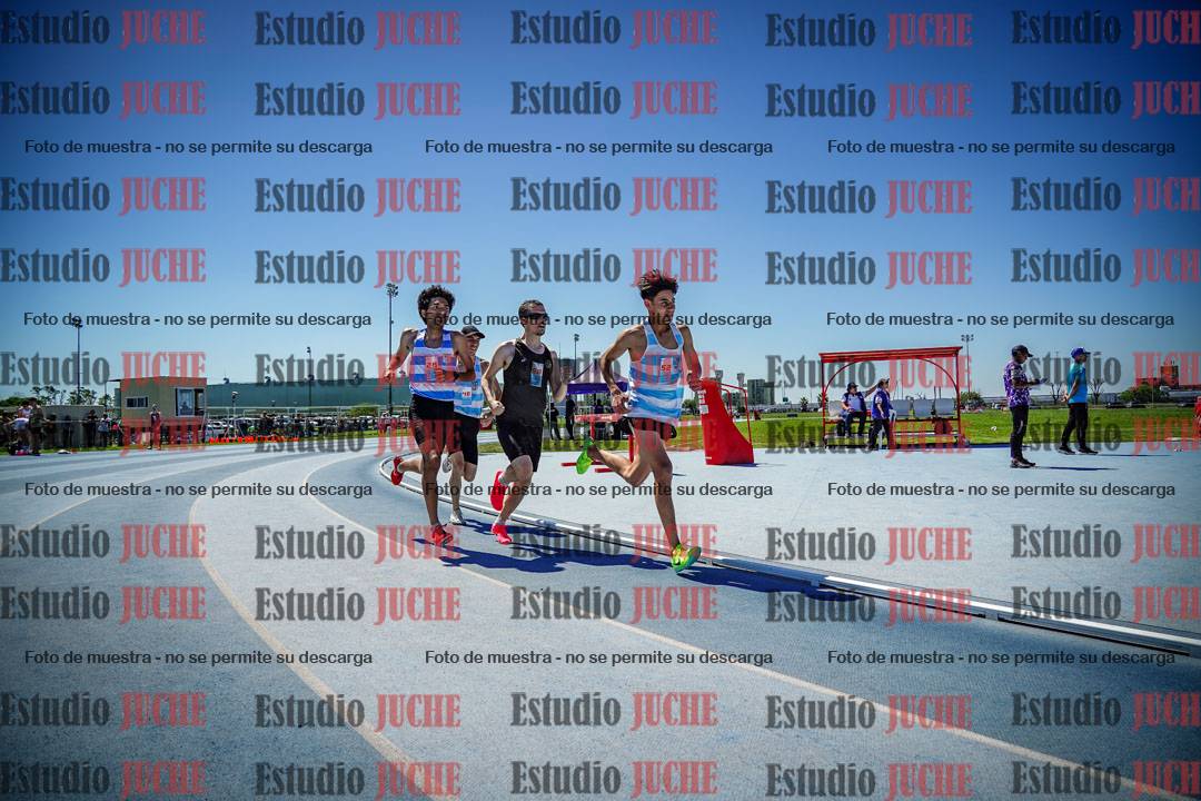 Fotos de los 800 m llanos de varones