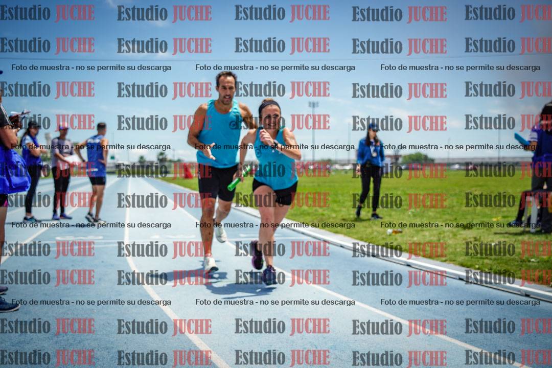 Fotos durante el transcurso de los relevos 20' para running teams - serie 2