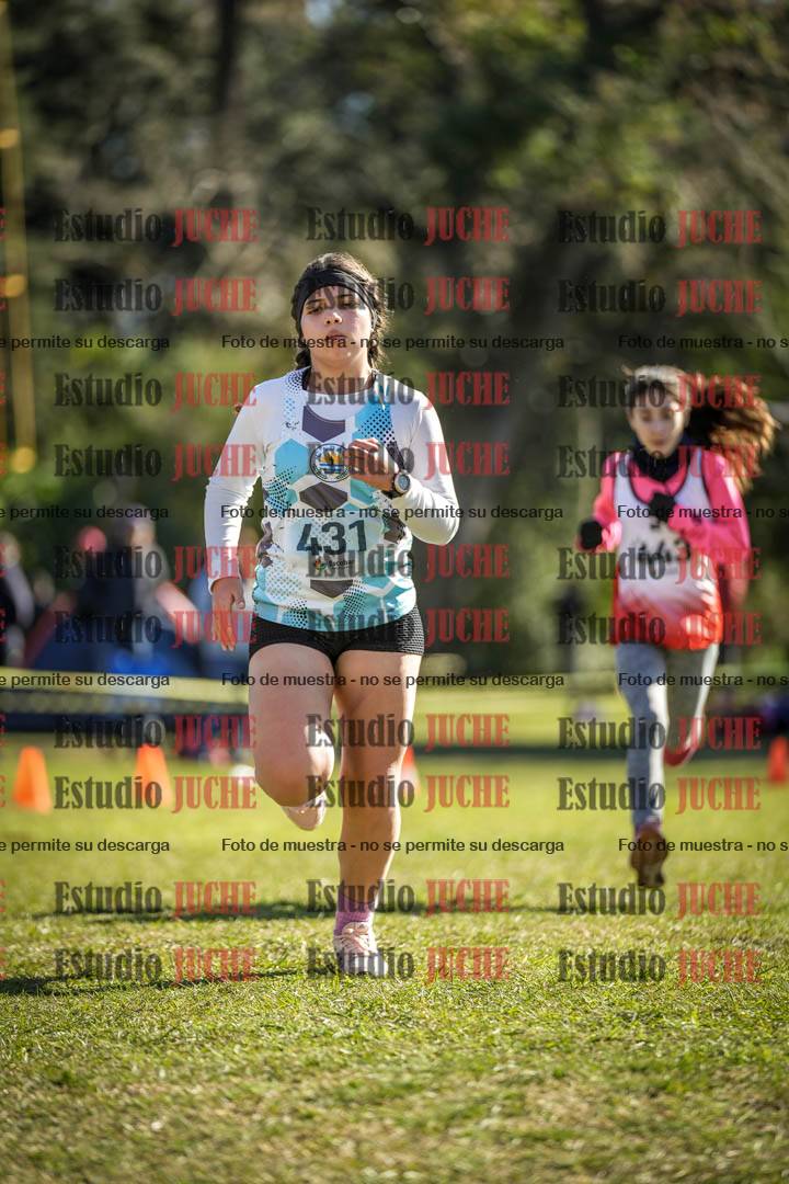 Fotos de la llegada del cross de 2000 m