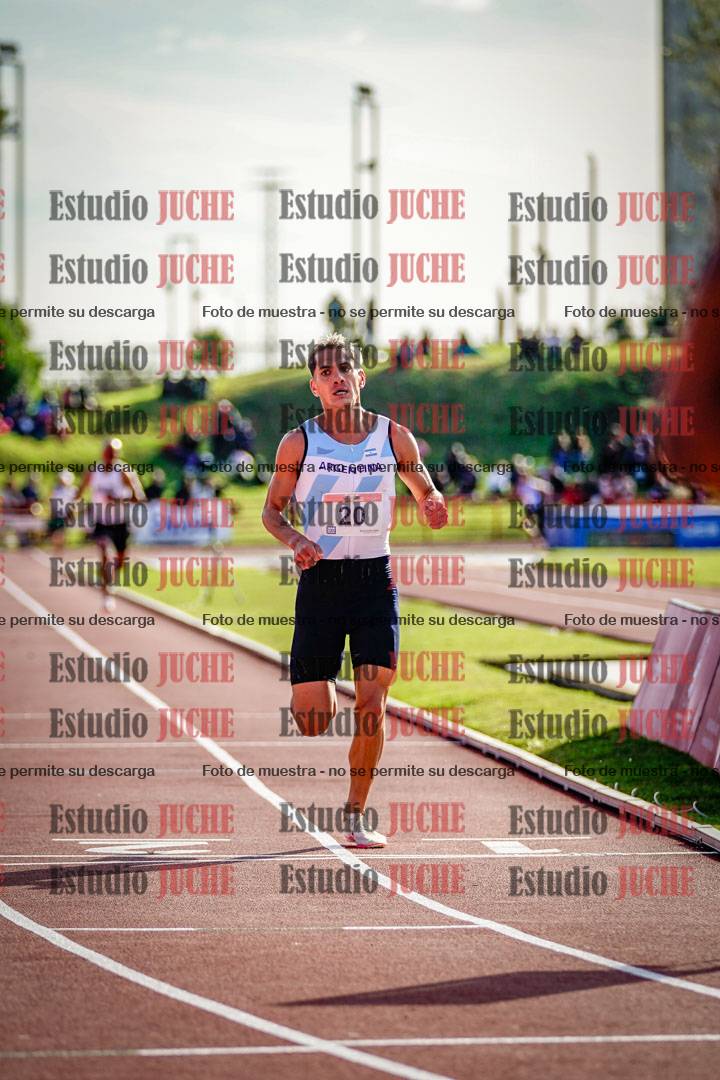 Fotos de los 3000 m con obstáculos de varones