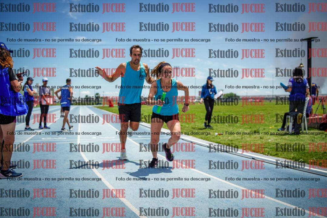 Fotos durante el transcurso de los relevos 20' para running teams - serie 2