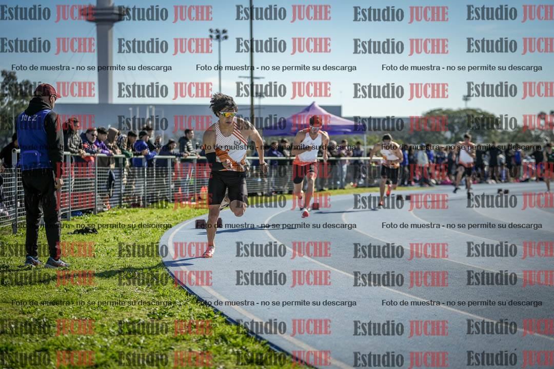 Fotos de los 400 m llanos de varones