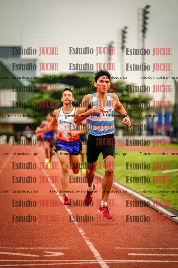 Fotos de los 800 m llanos de varones