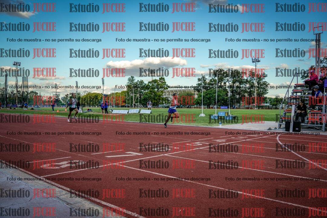 Fotos de los 400 m llanos de varones