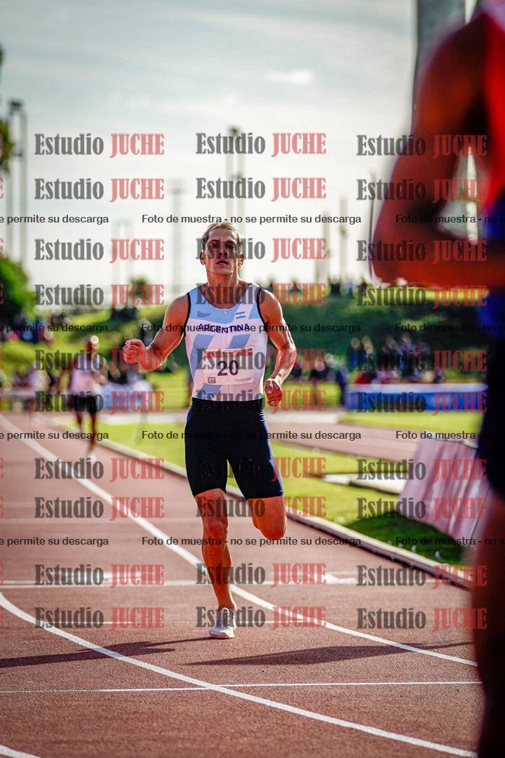 Fotos de los 3000 m con obstáculos de varones