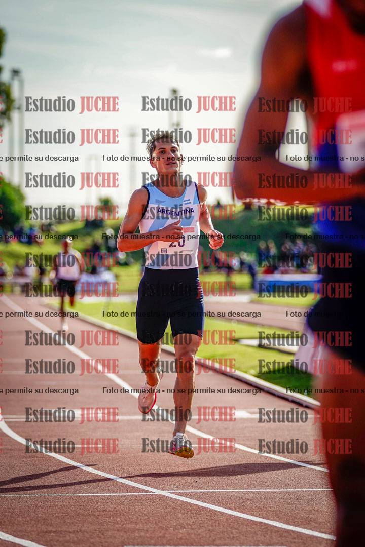 Fotos de los 3000 m con obstáculos de varones