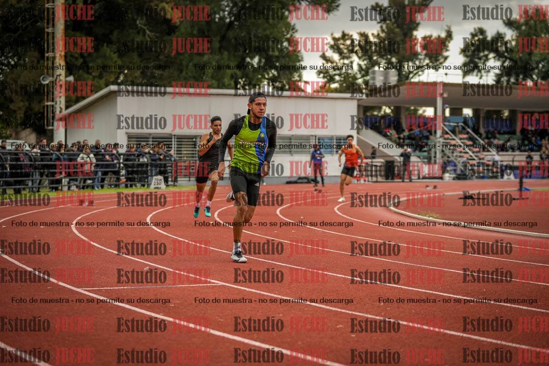 Fotos de los 400 m llanos de varones