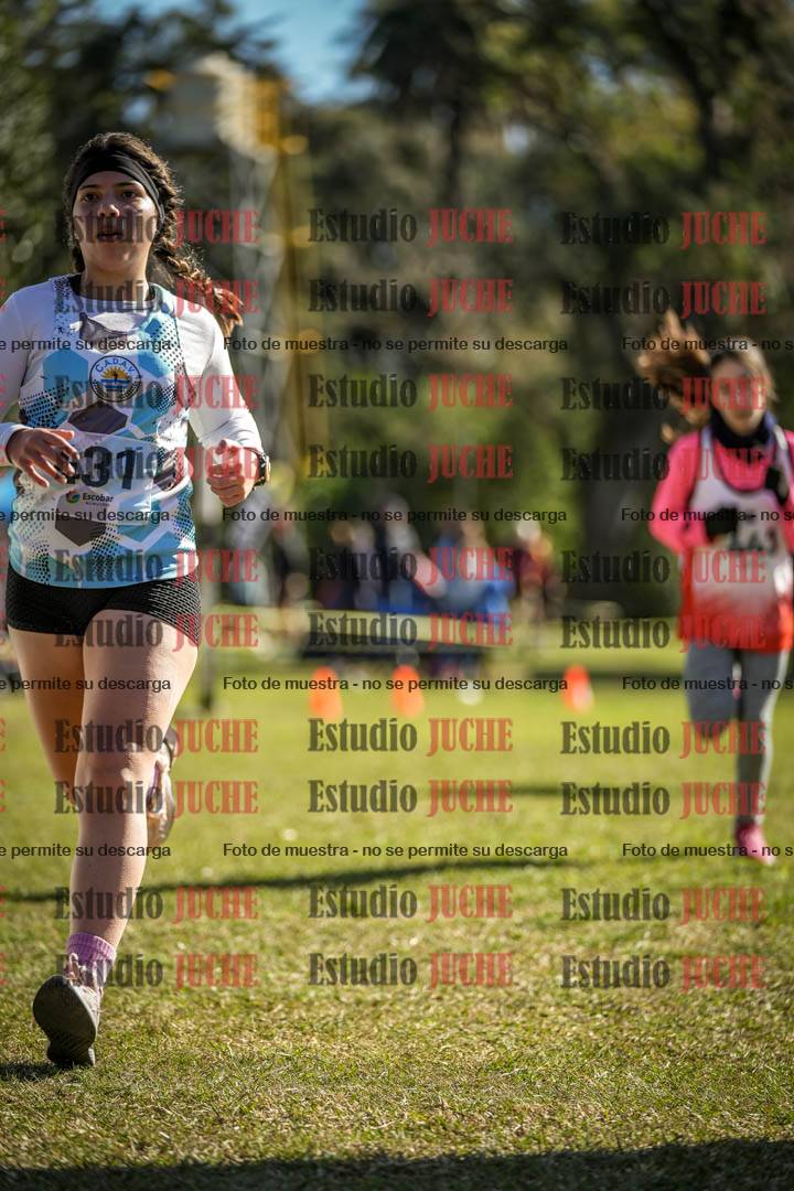 Fotos de la llegada del cross de 2000 m