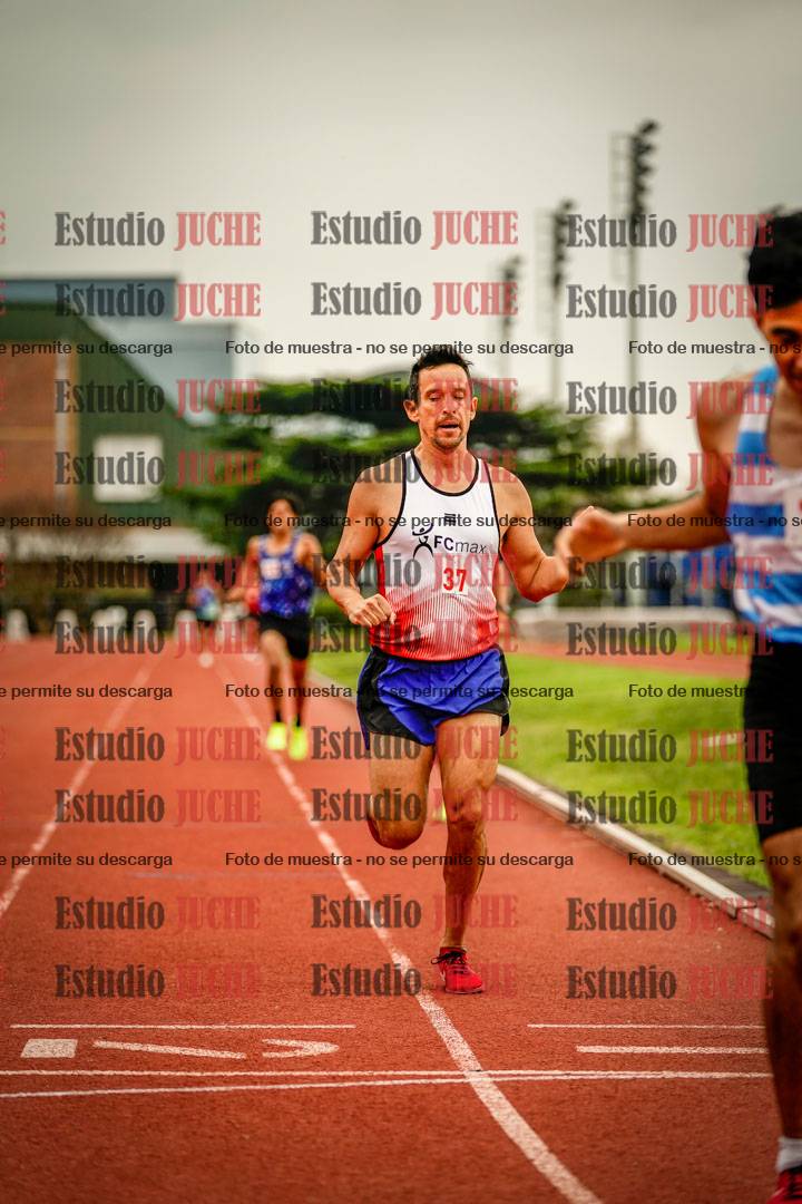 Fotos de los 800 m llanos de varones