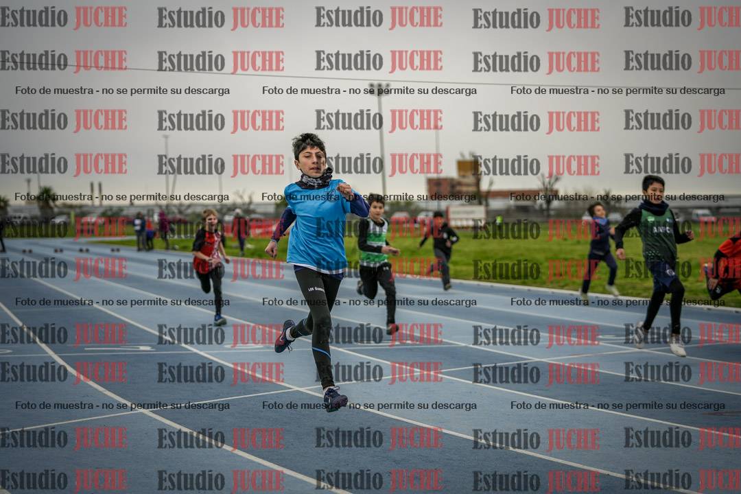 Fotos de los 50 m llanos de varones - U12