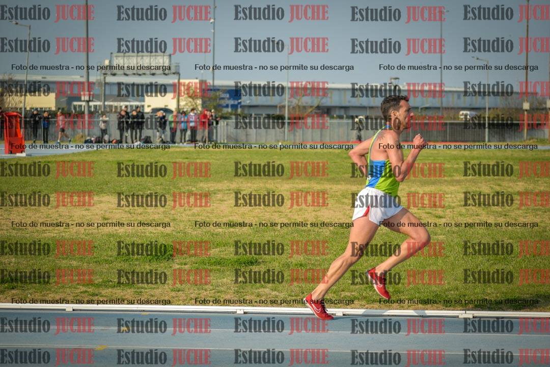 Fotos de los 3000 m llanos de varones