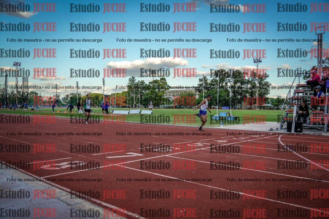 Fotos de los 400 m llanos de varones