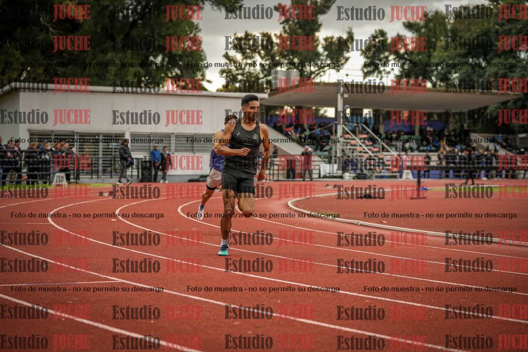 Fotos de los 400 m llanos de varones