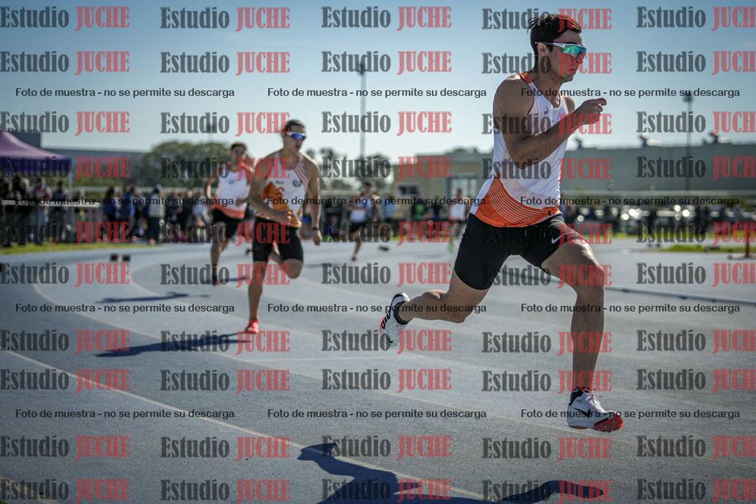 Fotos de los 400 m llanos de varones