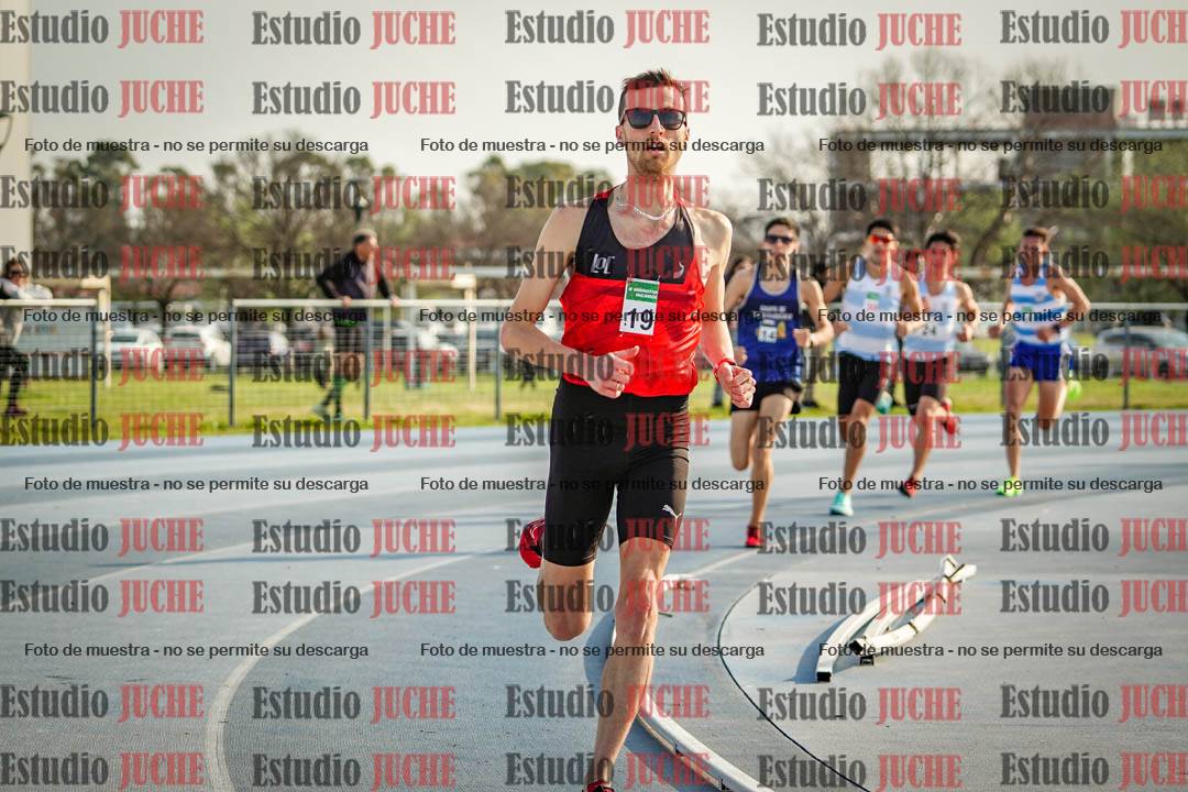 Fotos de los 3000 m llanos de varones
