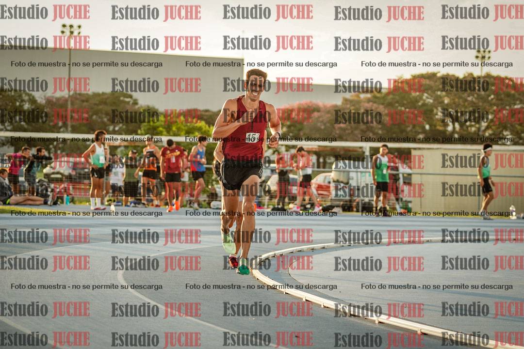 Fotos de los 3000 m llanos de varones