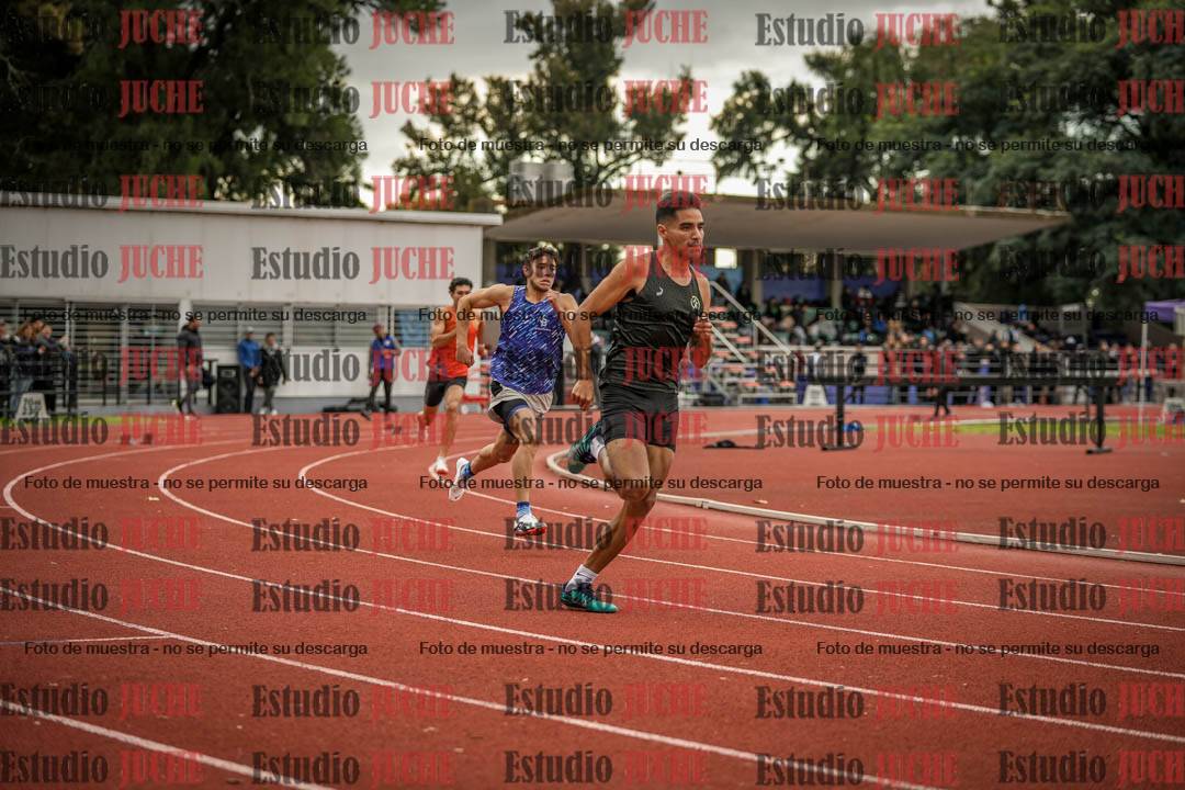 Fotos de los 400 m llanos de varones