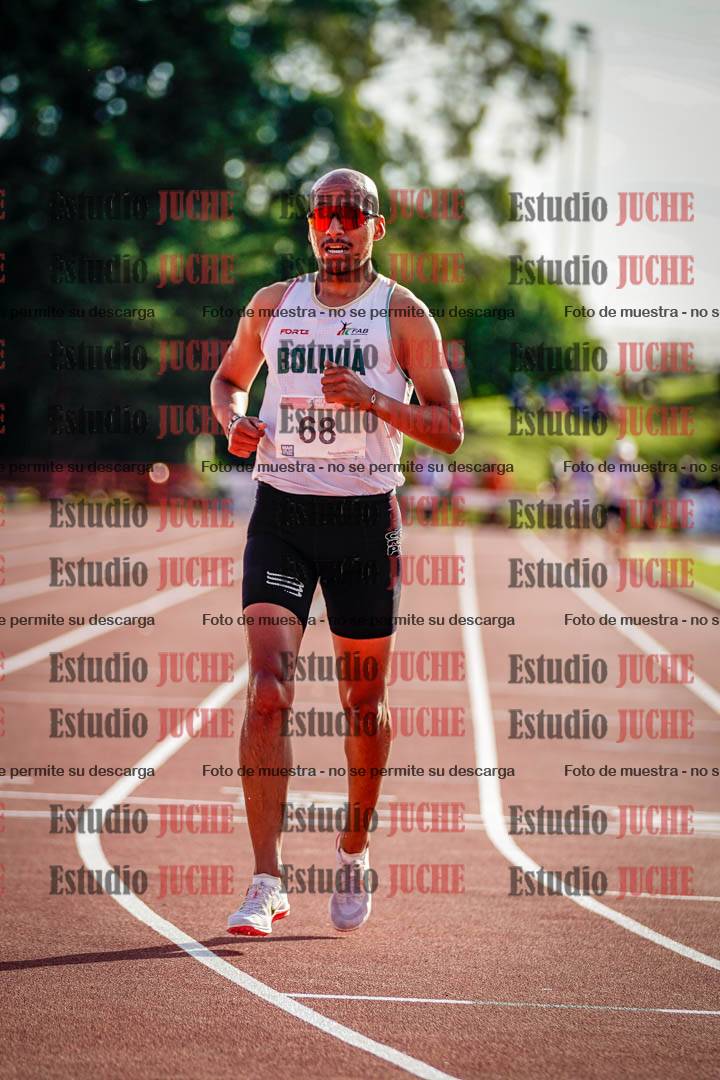 Fotos de los 3000 m con obstáculos de varones