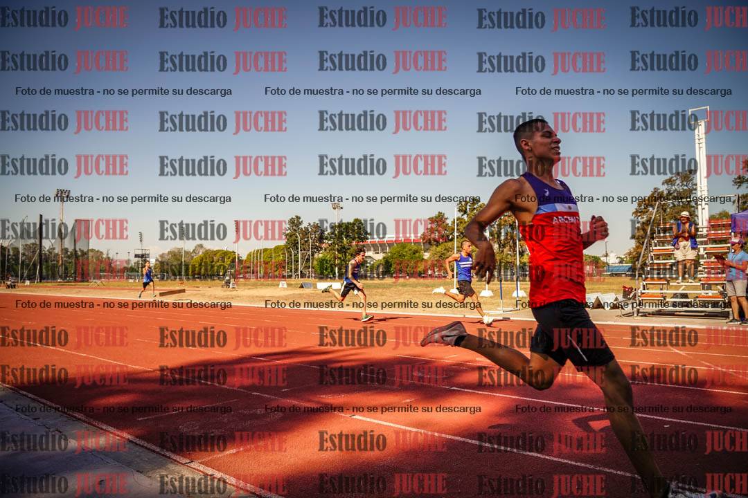 Fotos de los 200 m llanos de varones