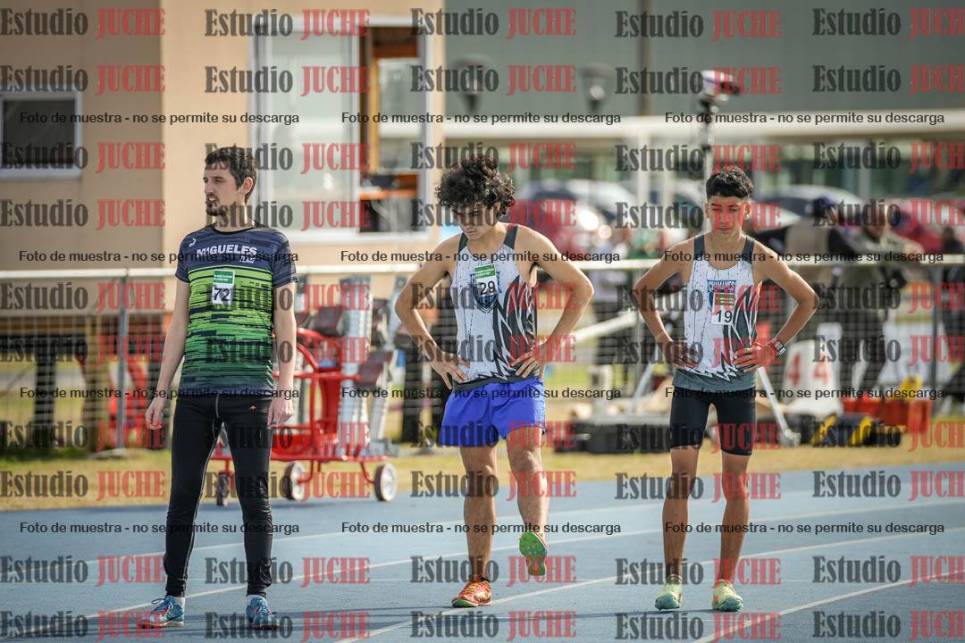 Fotos de los 800 m llanos de varones
