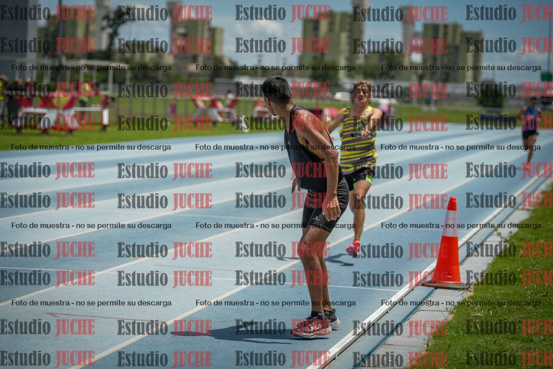 Fotos durante el transcurso de los relevos 20' para running teams - serie 2