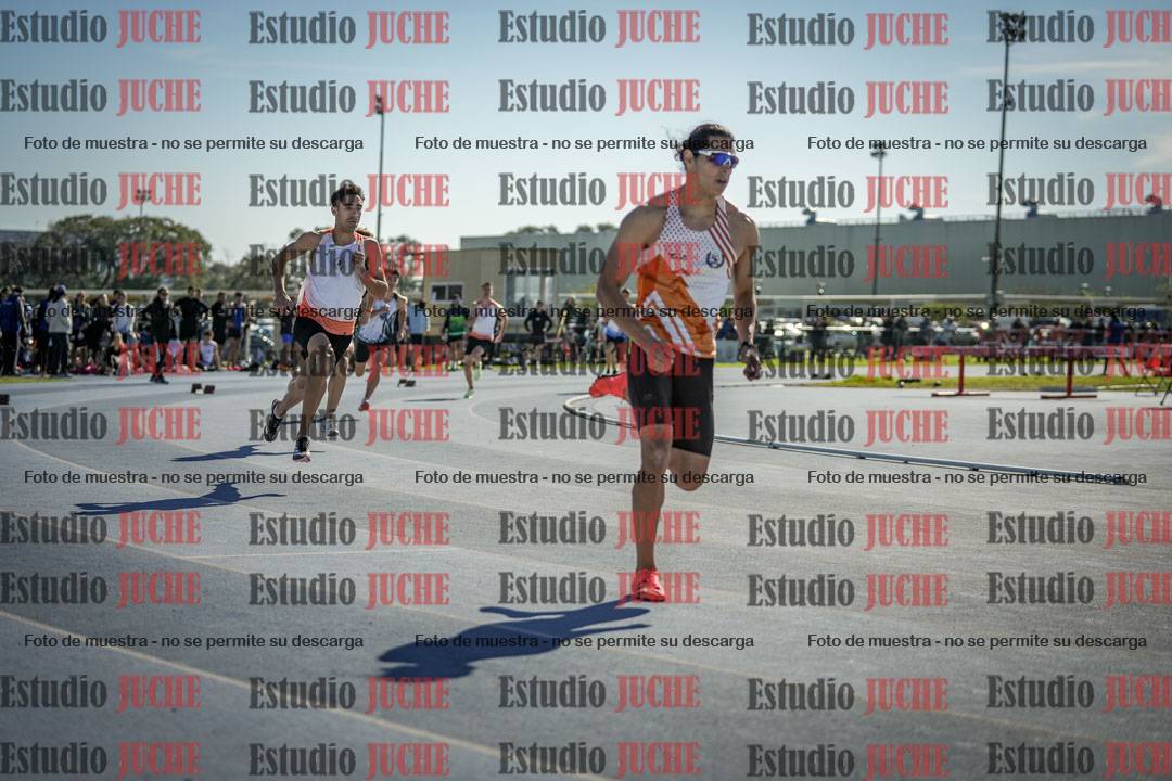 Fotos de los 400 m llanos de varones