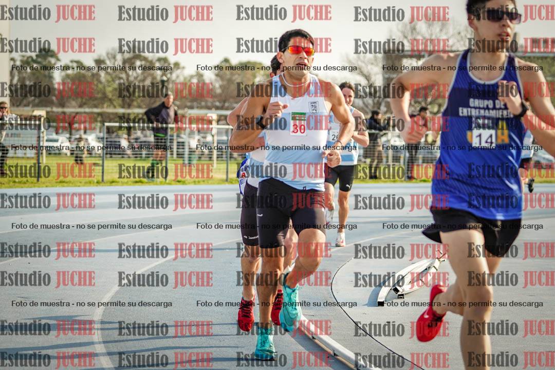 Fotos de los 3000 m llanos de varones