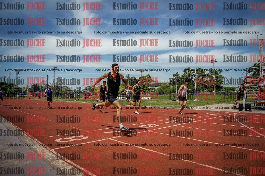 Fotos de los 400 m llanos de varones