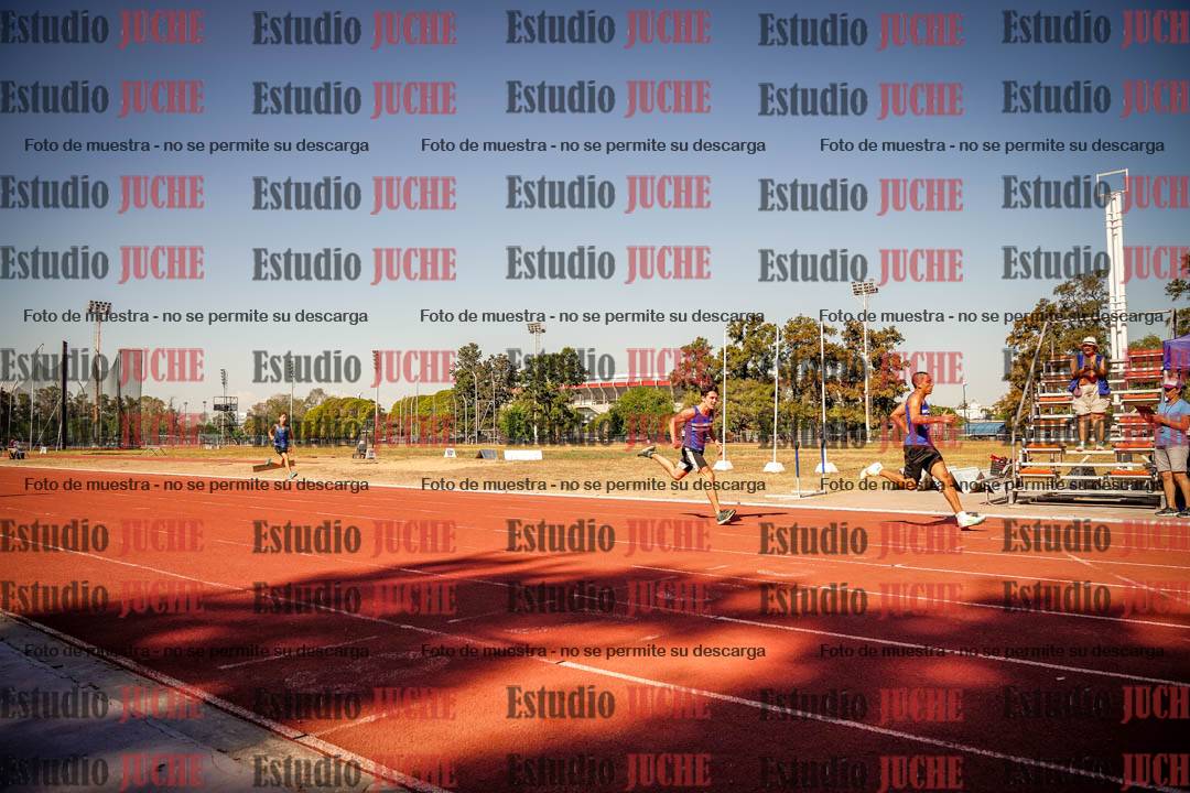 Fotos de los 200 m llanos de varones