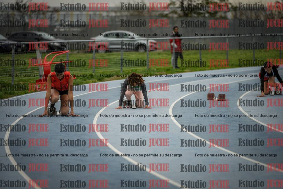 Fotos de los 150 m llanos de mujeres - U14