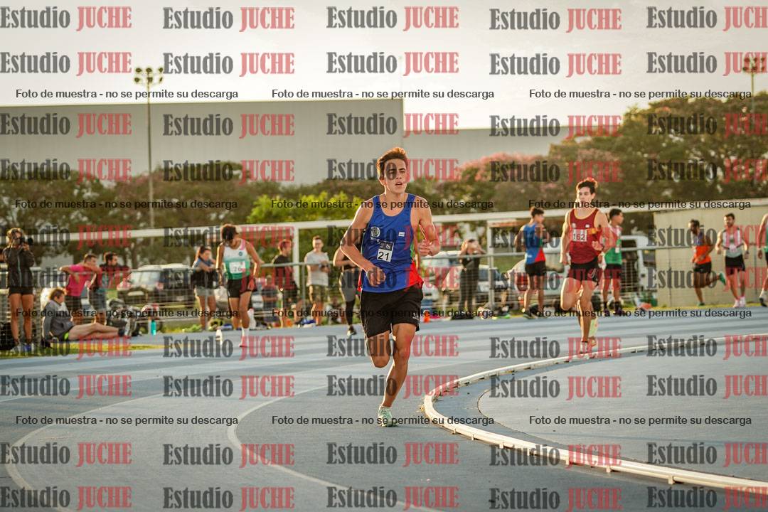 Fotos de los 3000 m llanos de varones