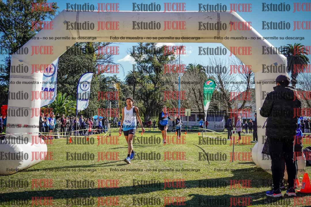Fotos de la llegada del cross de 2000 m