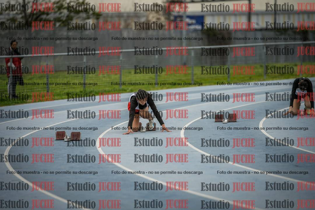 Fotos de los 150 m llanos de mujeres - U14