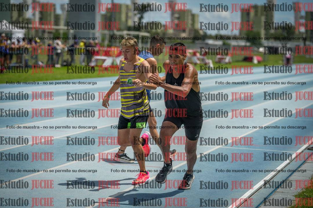 Fotos durante el transcurso de los relevos 20' para running teams - serie 2