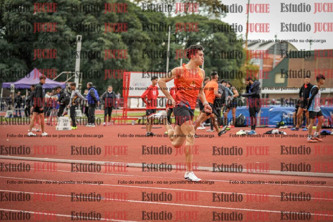 Fotos de los 400 m llanos de varones