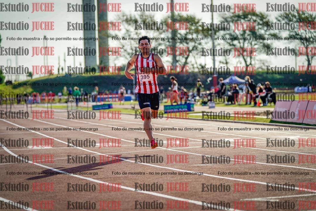 Fotos de los 400 m con vallas de varones