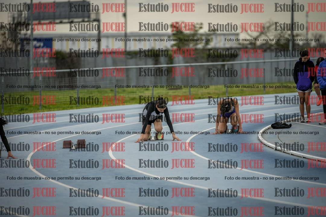 Fotos de los 150 m llanos de mujeres - U14