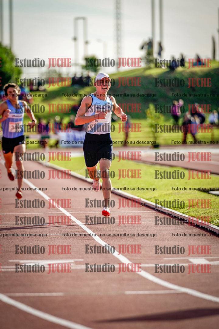 Fotos de los 3000 m con obstáculos de varones