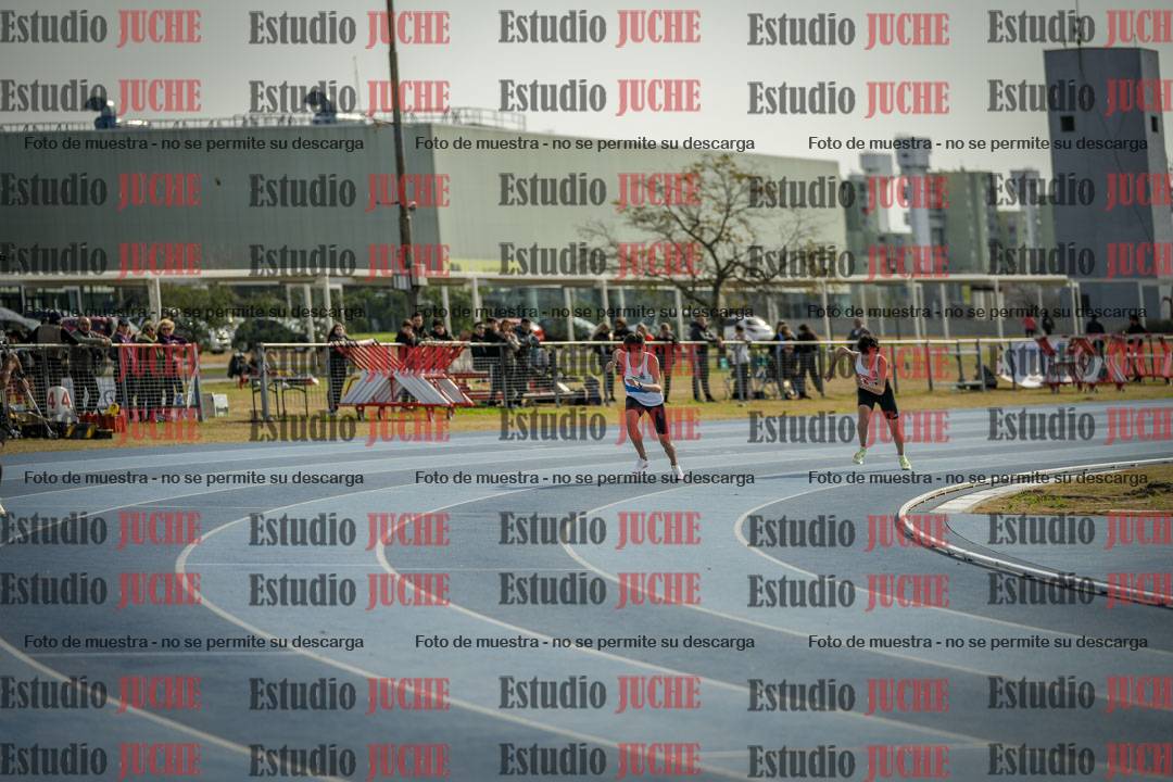 Fotos de los 800 m llanos de varones