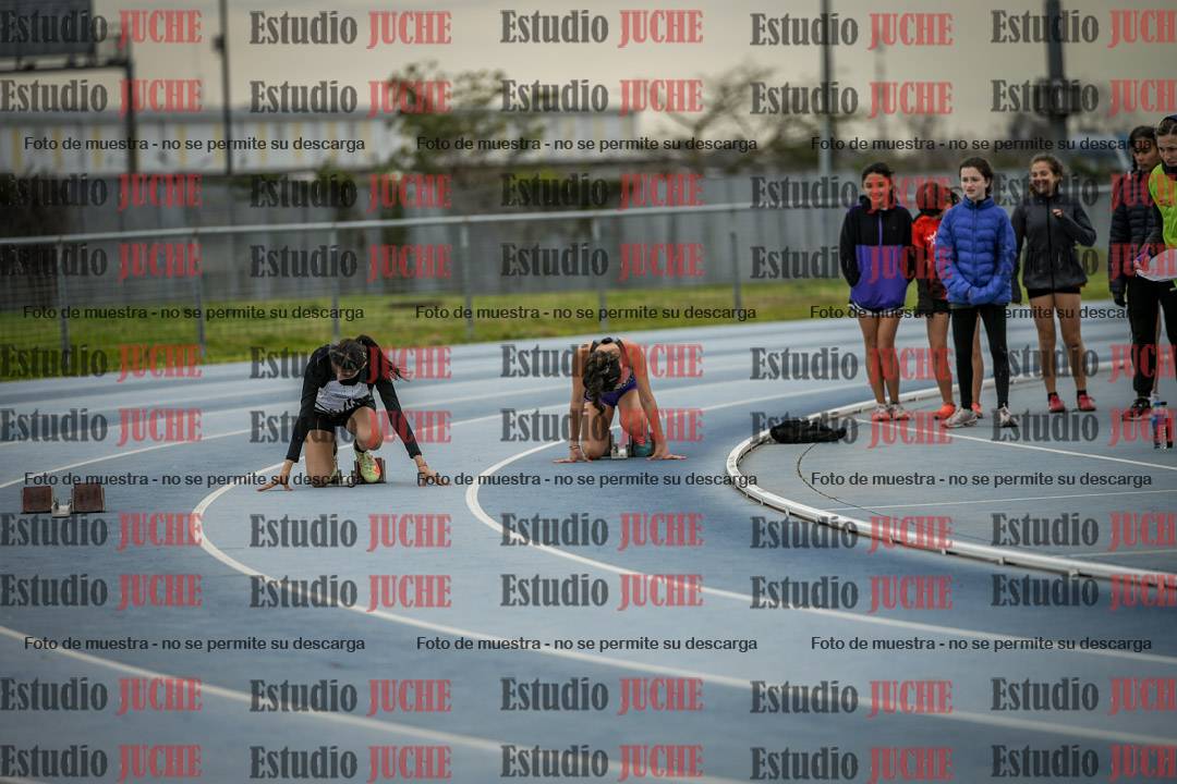 Fotos de los 150 m llanos de mujeres - U14