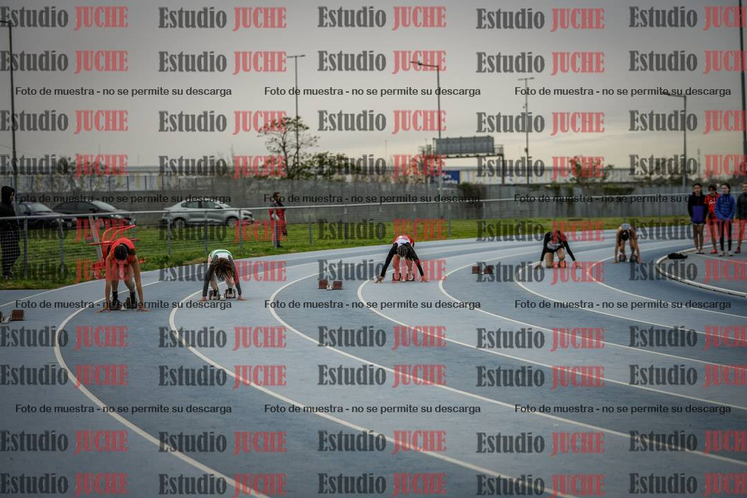 Fotos de los 150 m llanos de mujeres - U14