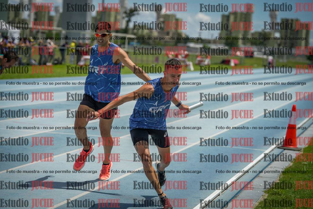 Fotos durante el transcurso de los relevos 20' para running teams - serie 2