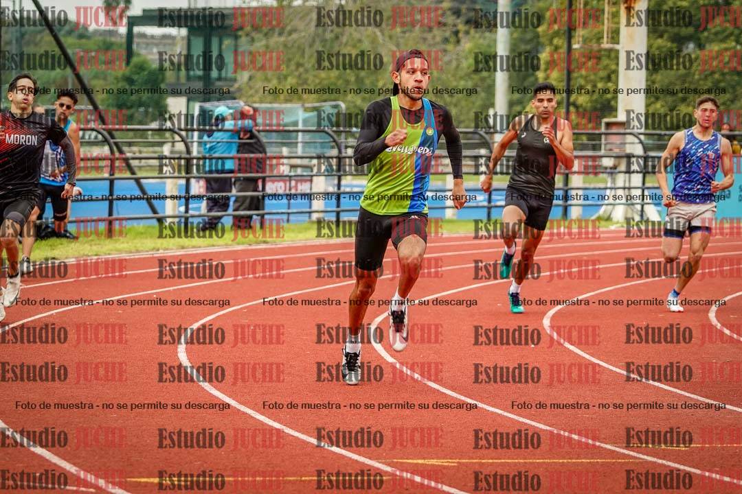 Fotos de los 400 m llanos de varones