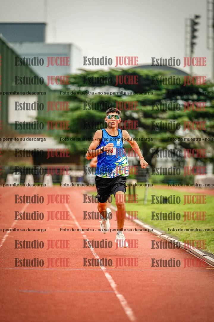 Fotos de los 800 m llanos de varones