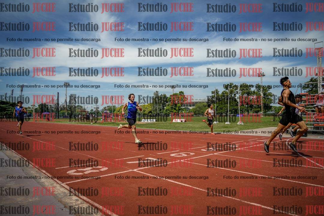 Fotos de los 400 m llanos de varones
