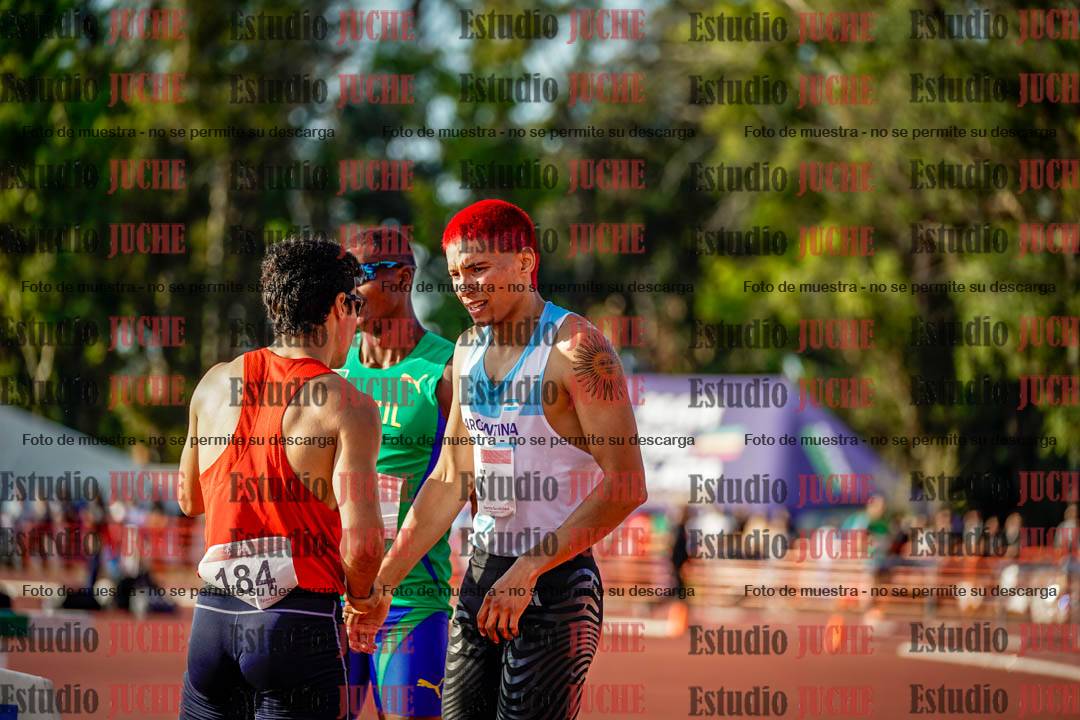 Fotos de algunos extras y podios del día 1